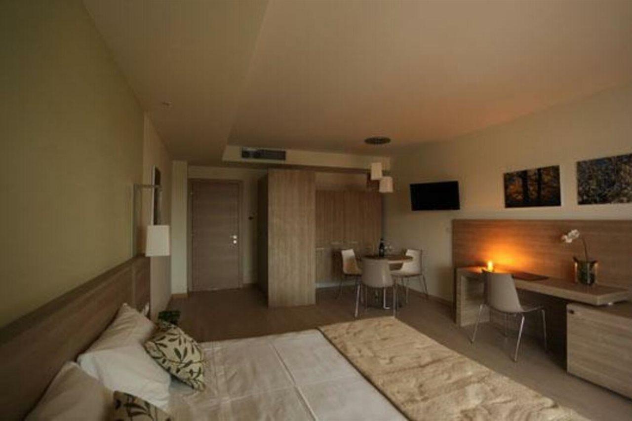 Turin Airport Hotel & Residence San Francesco al Campo Bagian luar foto