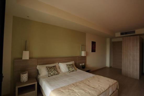 Turin Airport Hotel & Residence San Francesco al Campo Bagian luar foto