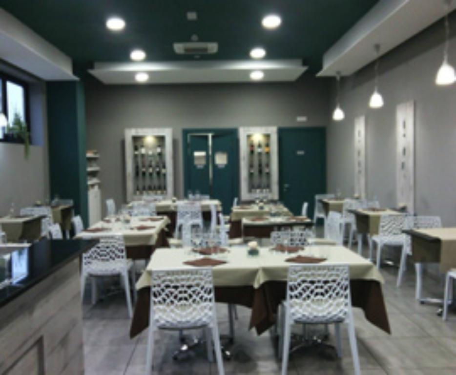Turin Airport Hotel & Residence San Francesco al Campo Bagian luar foto